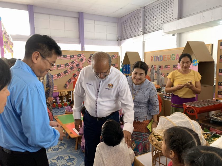 เอกอัครราชทูตประจำประเทศไทย เปิดงานโครงการผู้อุปถัมภ์โรงเรียนพระตำหนักสวนกุหลาบมหามงคลมหามงคล